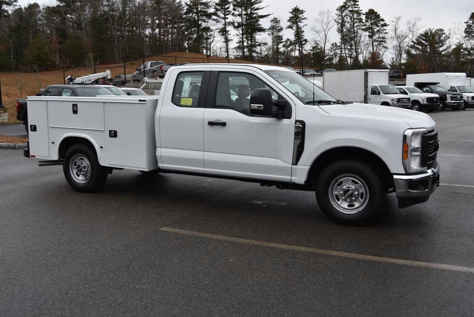 2023 Ford Super Duty F-250 SRW XL 2WD SuperCab 8 Box 6