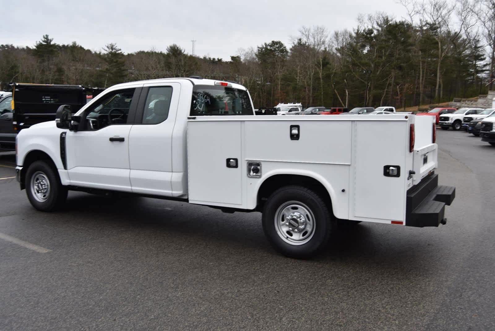 2023 Ford Super Duty F-250 SRW XL 2WD SuperCab 8 Box 3