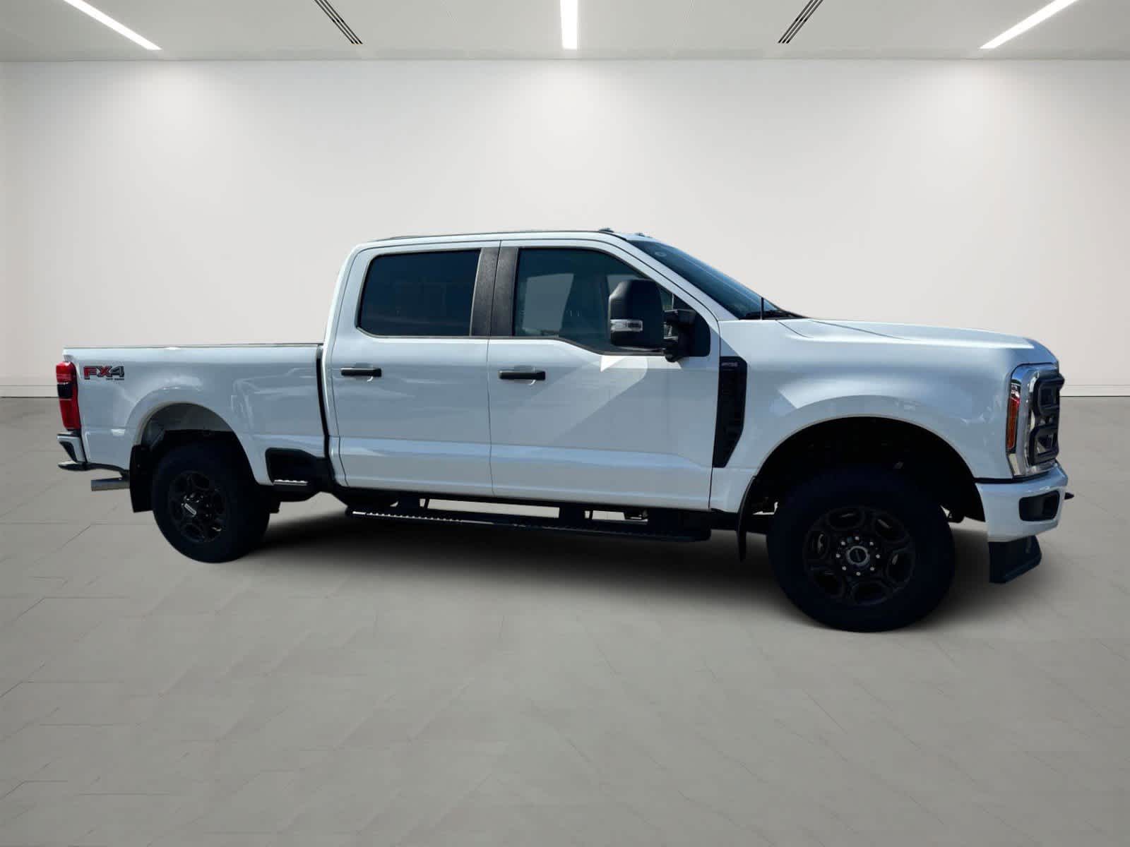 2023 Ford Super Duty F-250 SRW XL 4WD Crew Cab 6.75 Box 6