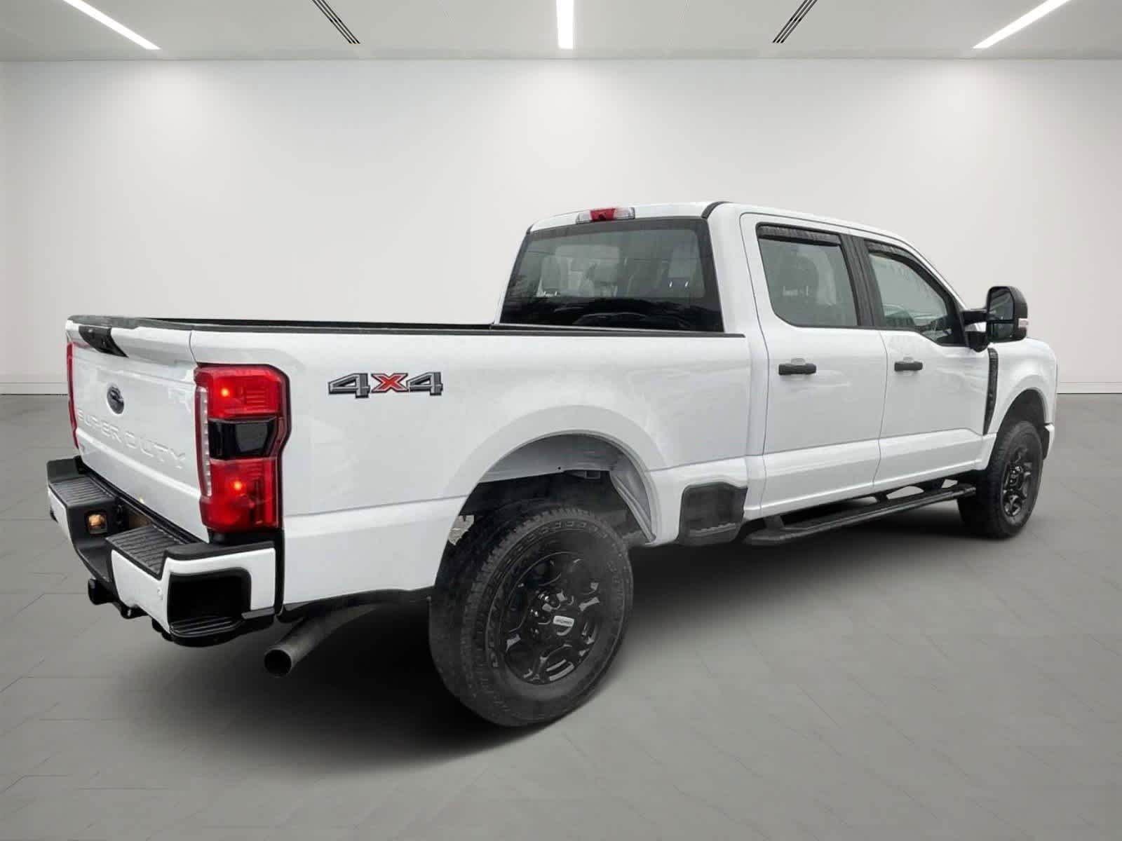 2023 Ford Super Duty F-250 SRW XL 4WD Crew Cab 6.75 Box 5