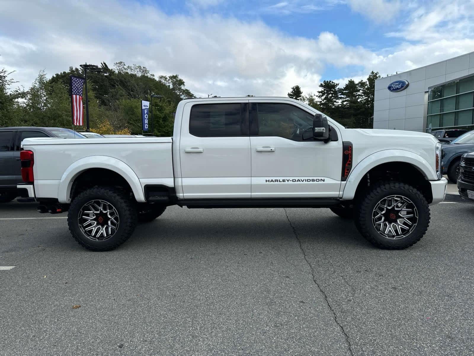 2024 Ford Super Duty F-250 SRW LARIAT 5