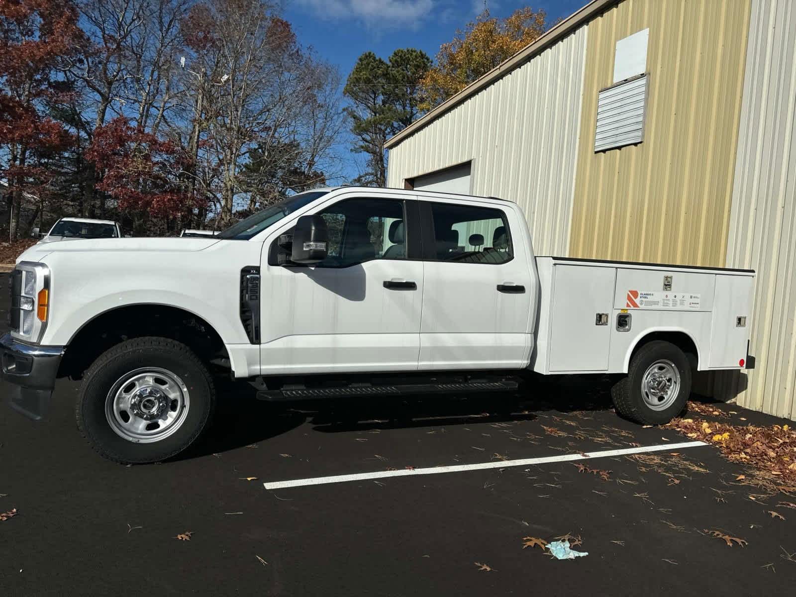 2023 Ford Super Duty F-350 SRW XL 4WD Crew Cab 6.75 Box 24