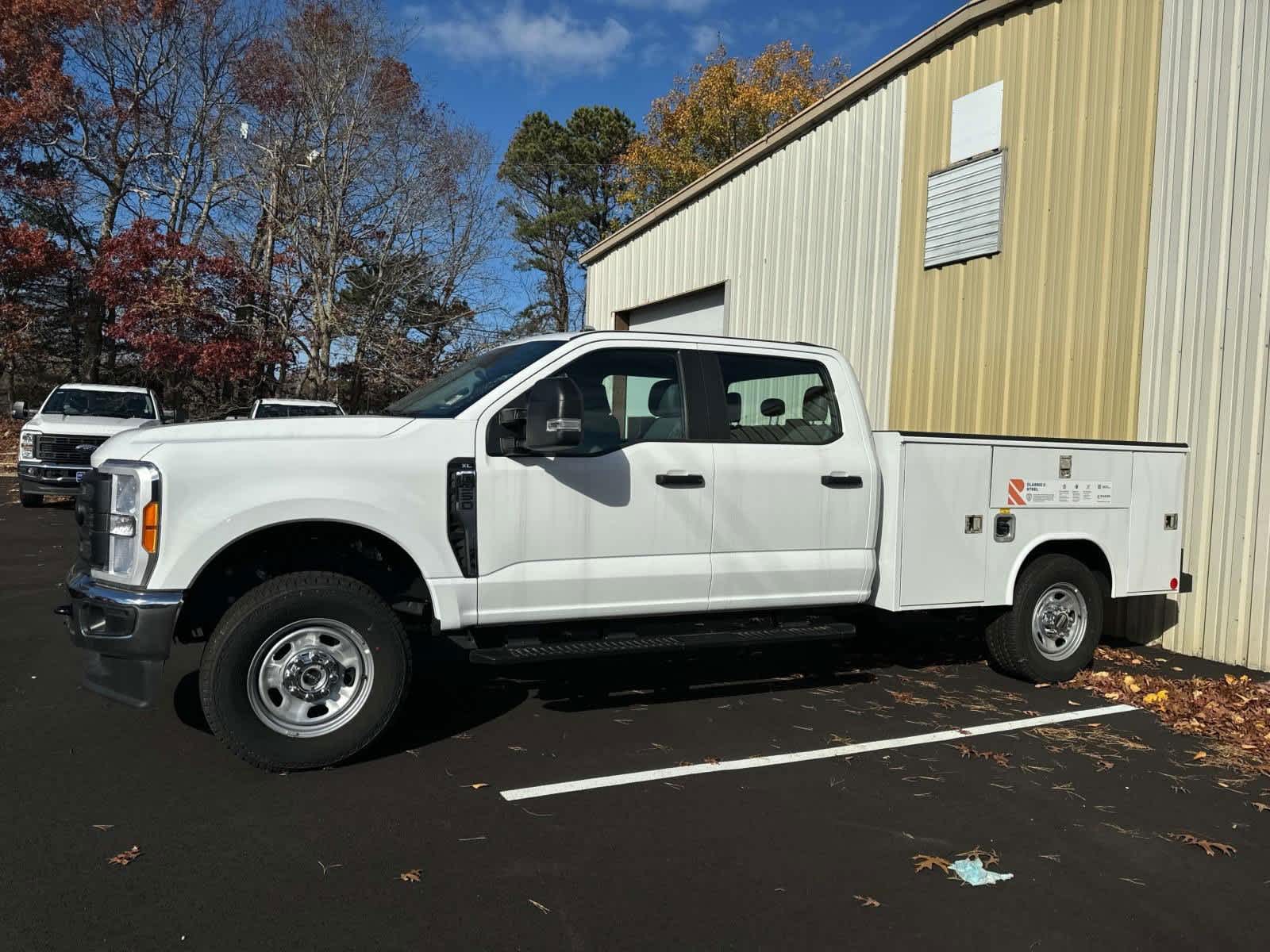 2023 Ford Super Duty F-350 SRW XL 4WD Crew Cab 6.75 Box 23