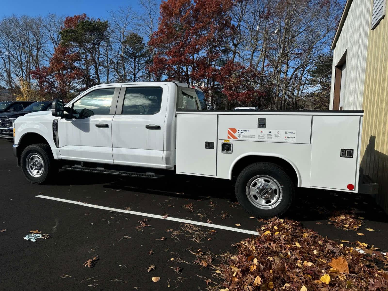 2023 Ford Super Duty F-350 SRW XL 4WD Crew Cab 6.75 Box 25