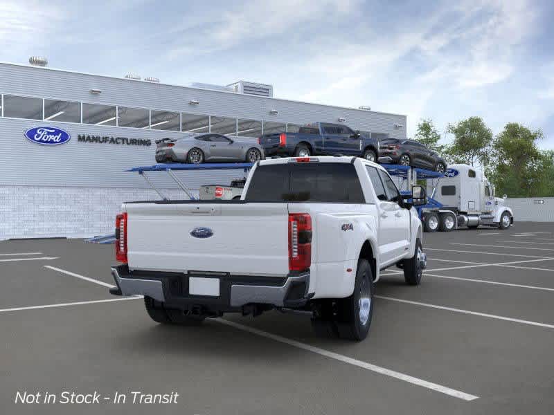 2024 Ford Super Duty F-450 DRW LARIAT 4WD Crew Cab 8 Box 8