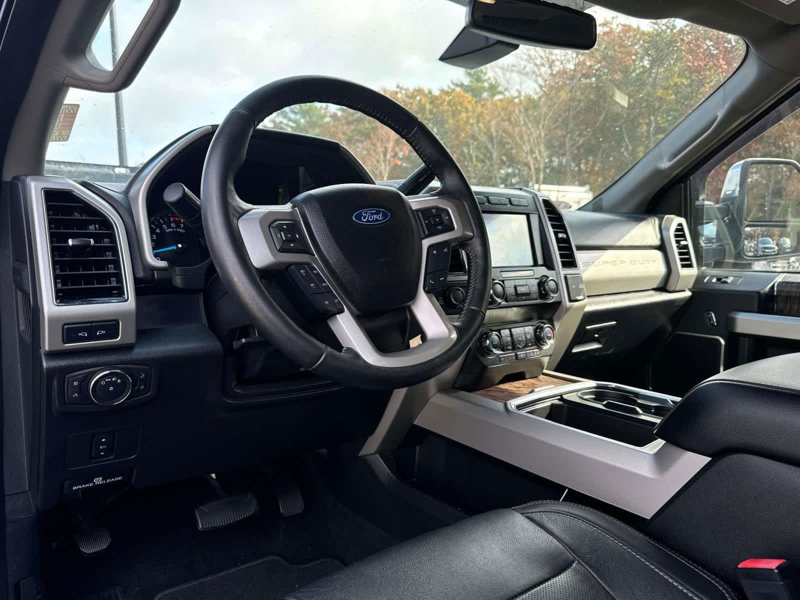 2019 Ford Super Duty F-350 SRW LARIAT 4WD SuperCab 8 Box 15