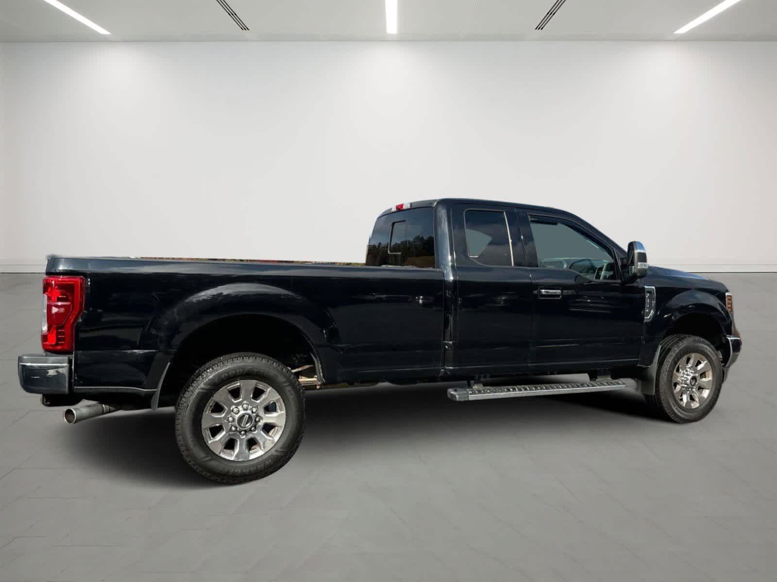 2019 Ford Super Duty F-350 SRW LARIAT 4WD SuperCab 8 Box 4