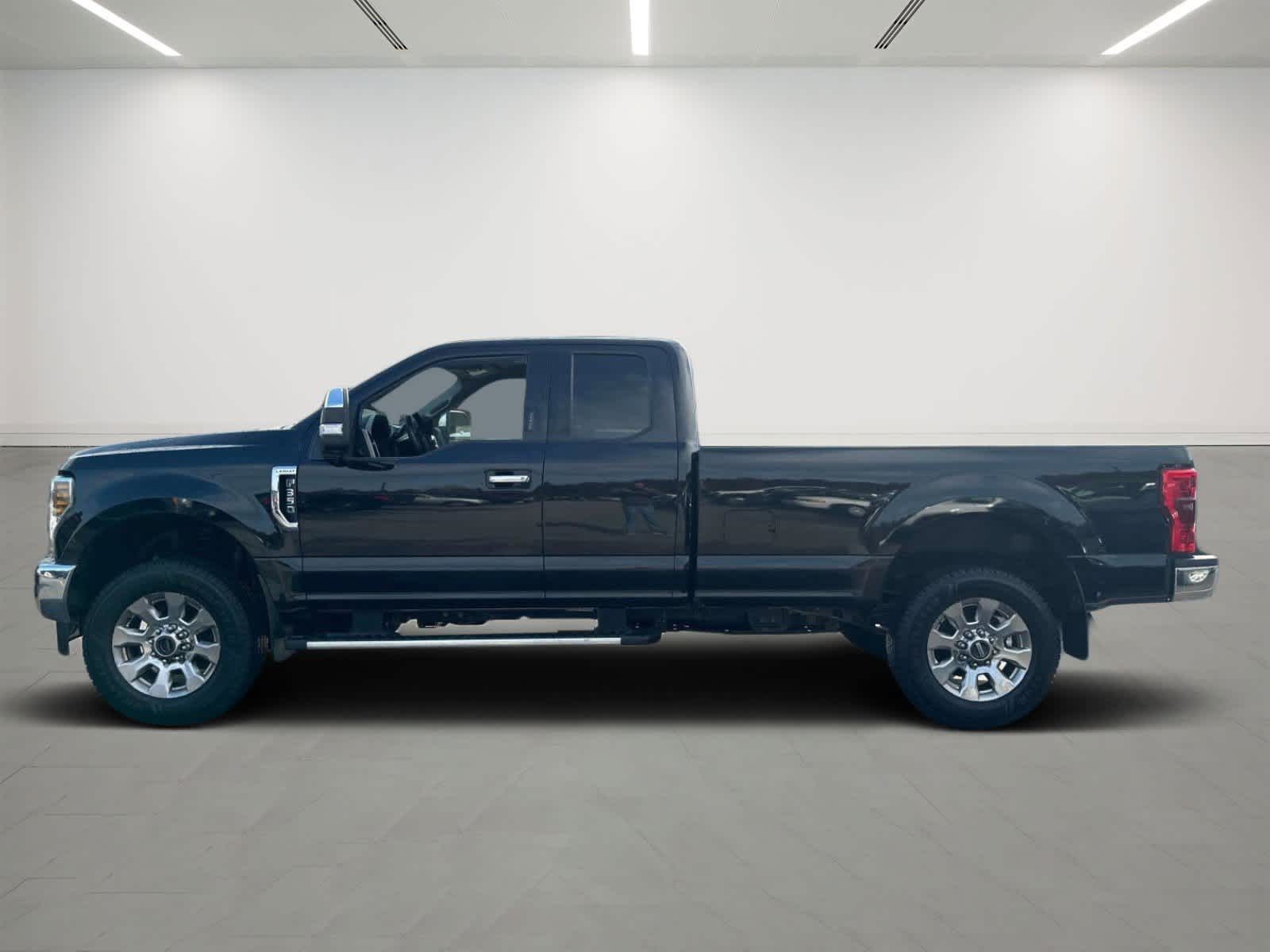 2019 Ford Super Duty F-350 SRW LARIAT 4WD SuperCab 8 Box 2