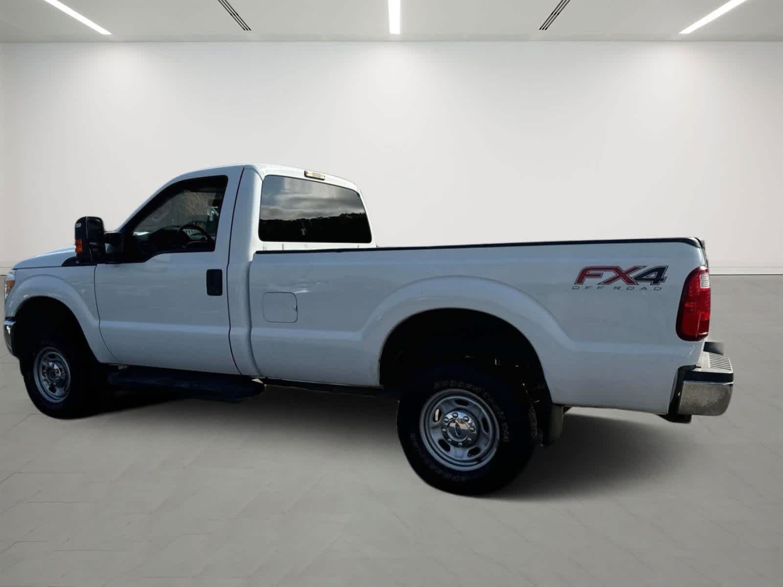 2014 Ford Super Duty F-250 SRW XL 4WD Reg Cab 137 3