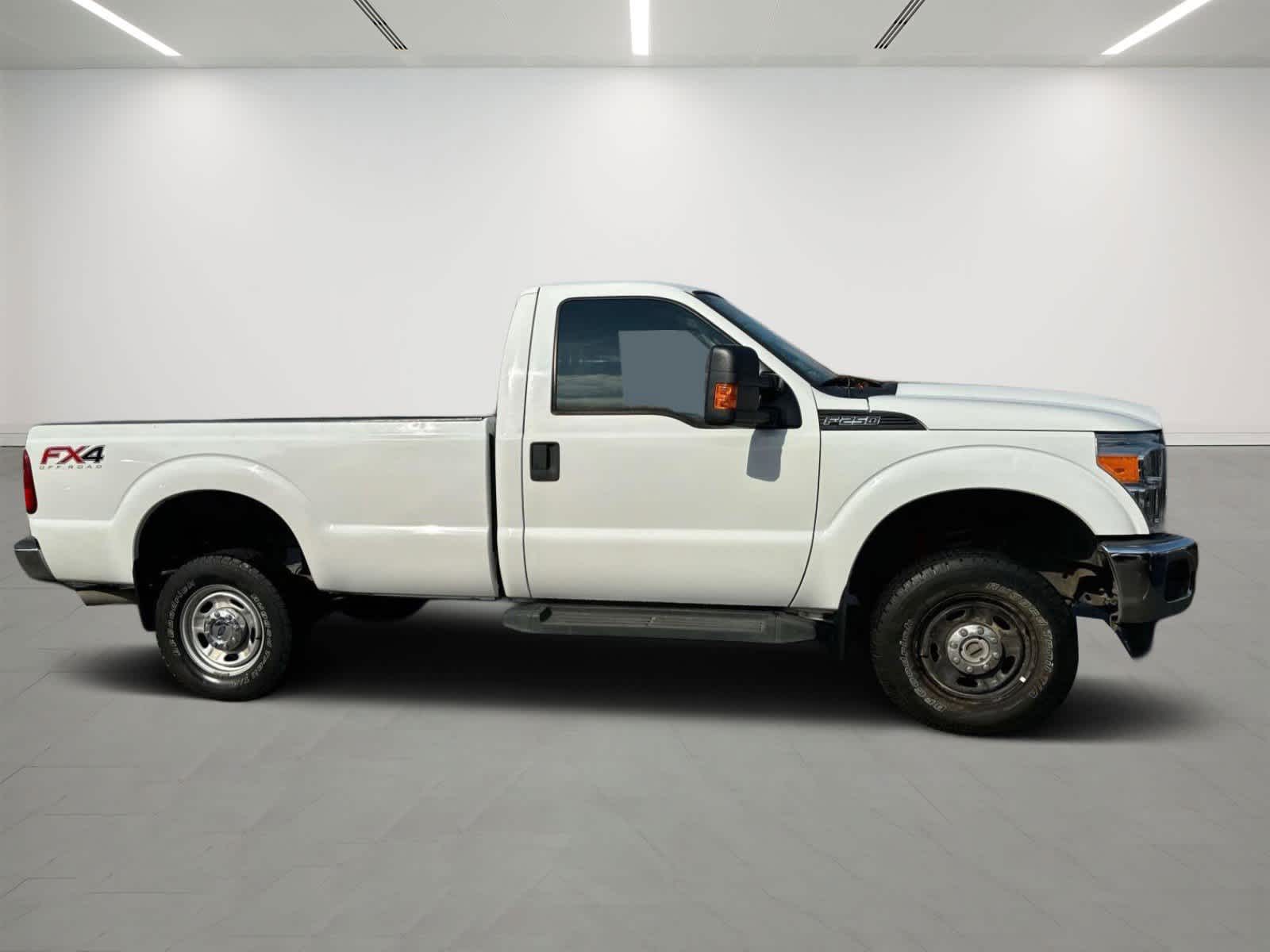 2014 Ford Super Duty F-250 SRW XL 4WD Reg Cab 137 5