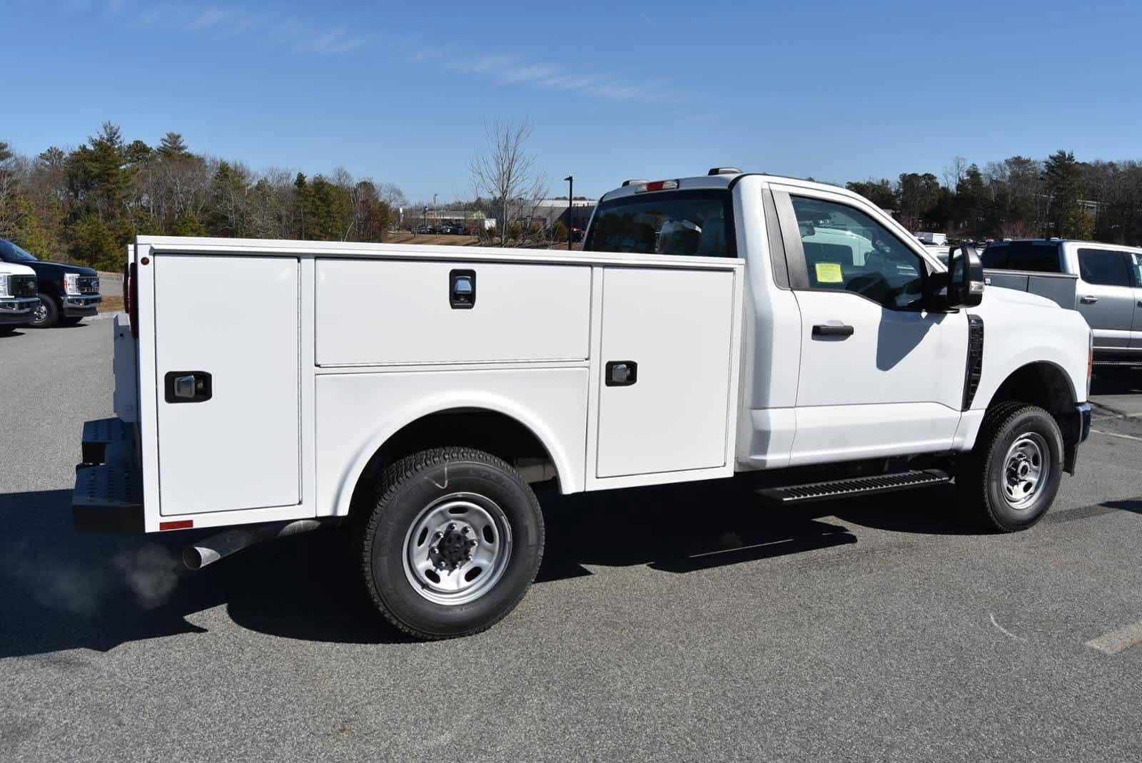 2023 Ford Super Duty F-250 SRW XL 4WD Reg Cab 8 Box 4