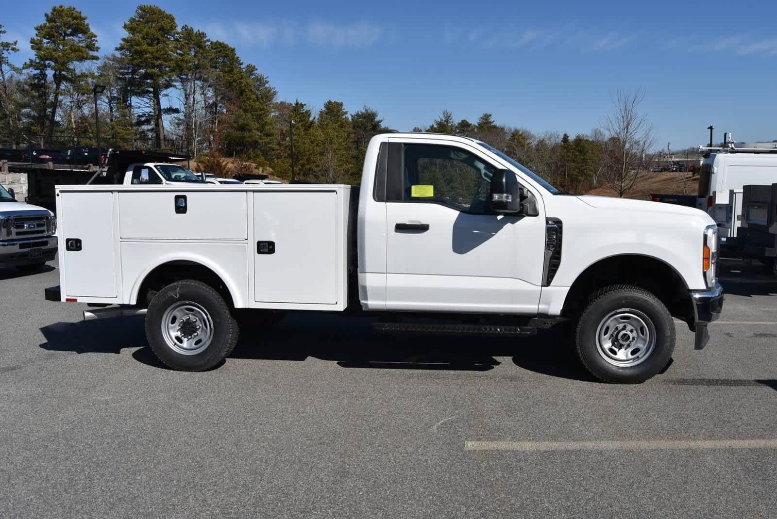 2023 Ford Super Duty F-250 SRW XL 4WD Reg Cab 8 Box 5