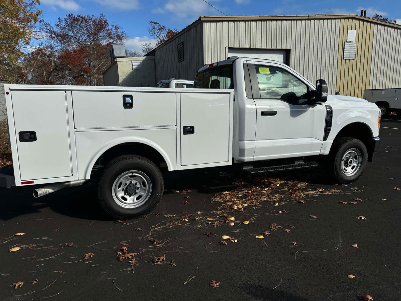 2023 Ford Super Duty F-250 SRW XL 4WD Reg Cab 8 Box 5