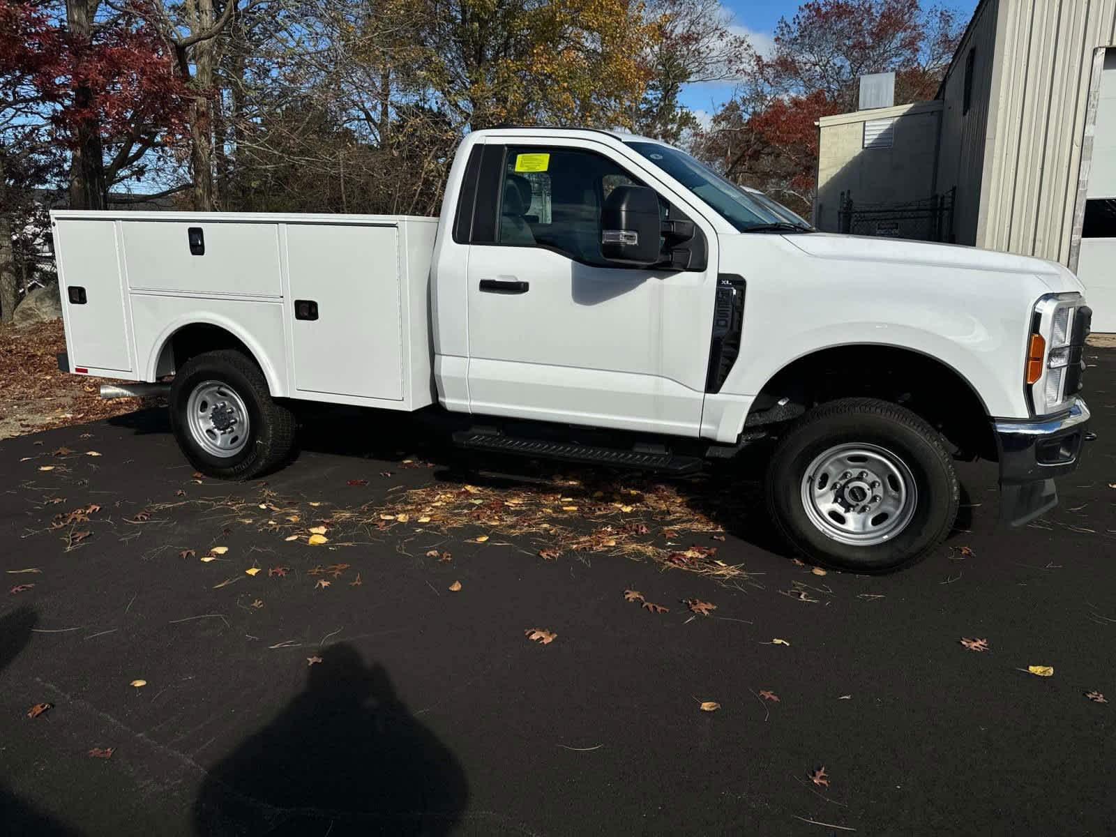 2023 Ford Super Duty F-250 SRW XL 4WD Reg Cab 8 Box 6