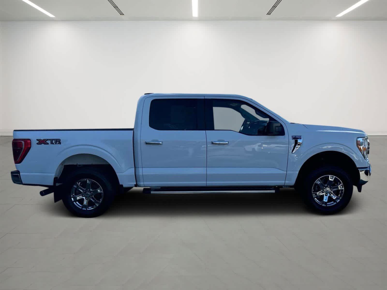 2022 Ford F-150 XLT 4WD SuperCrew 5.5 Box 5