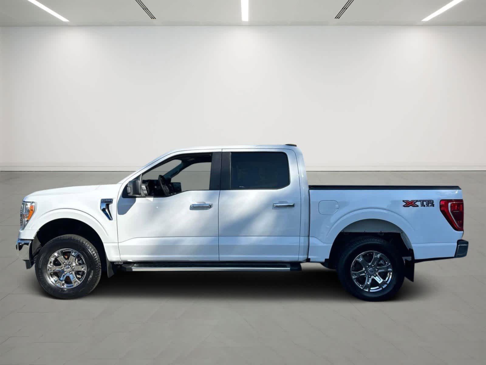 2022 Ford F-150 XLT 4WD SuperCrew 5.5 Box 2