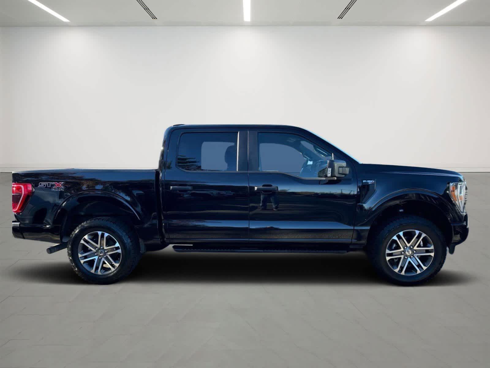 2022 Ford F-150 XL 4WD SuperCrew 5.5 Box 4