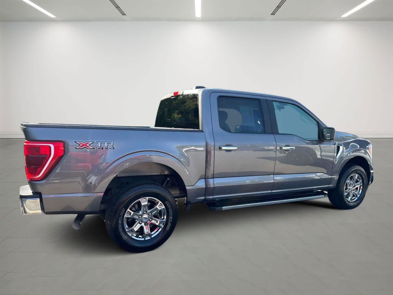 2021 Ford F-150 XLT 4WD SuperCrew 5.5 Box 4