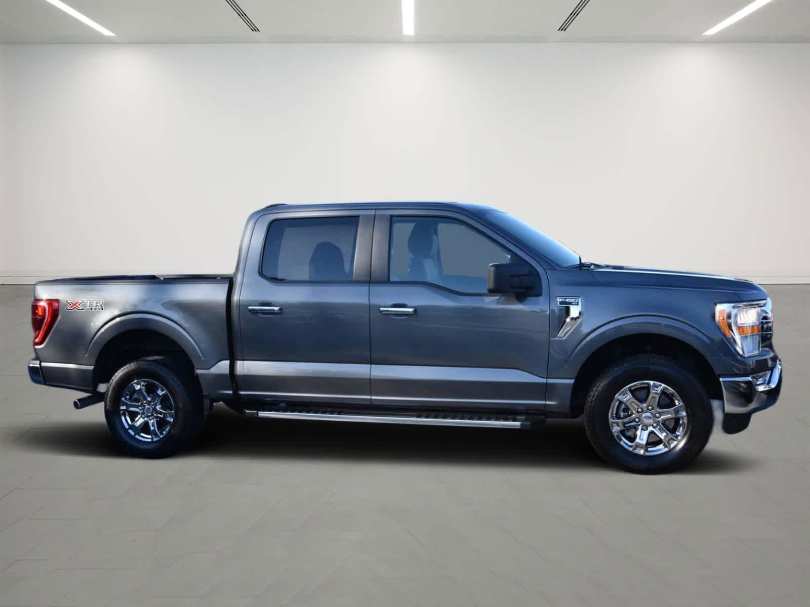 2022 Ford F-150 XLT 4WD SuperCrew 5.5 Box 5