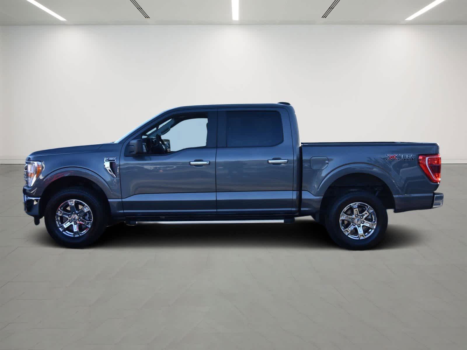 2022 Ford F-150 XLT 4WD SuperCrew 5.5 Box 2