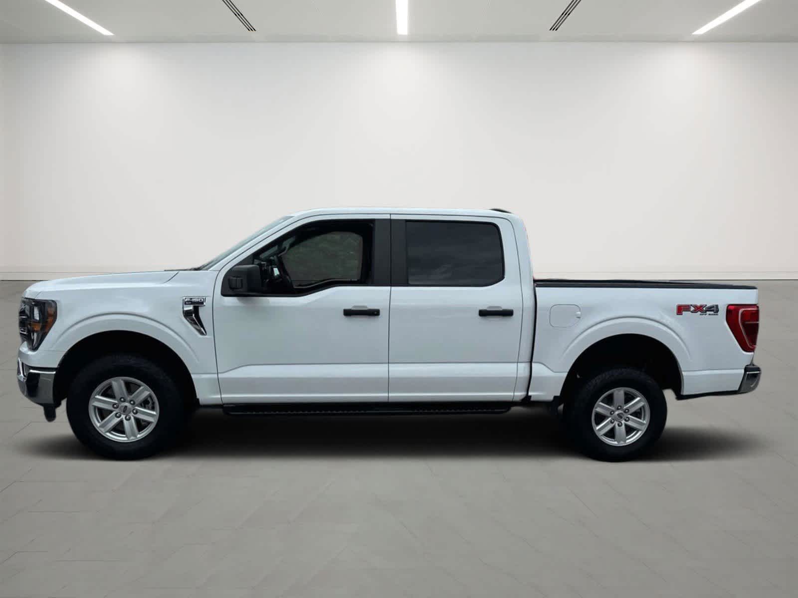 2023 Ford F-150 XLT 4WD SuperCrew 5.5 Box 2