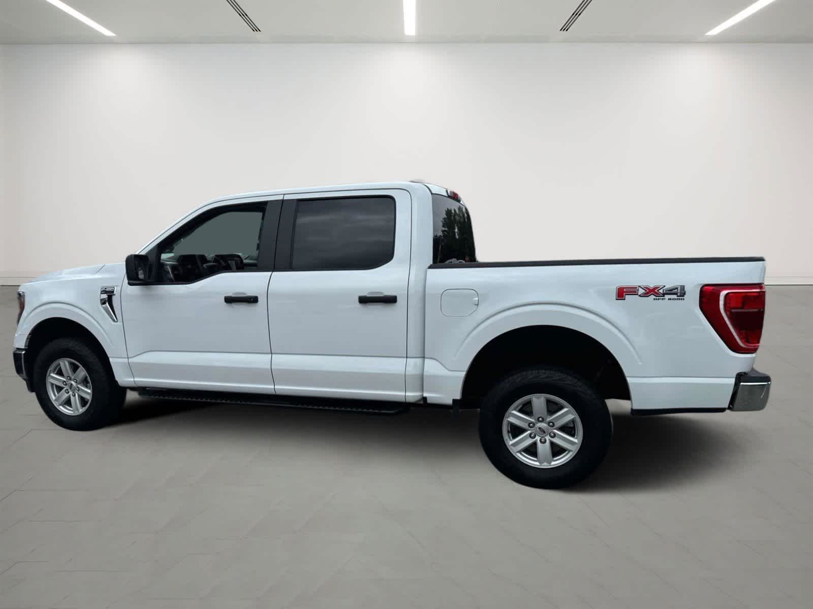 2023 Ford F-150 XLT 4WD SuperCrew 5.5 Box 3