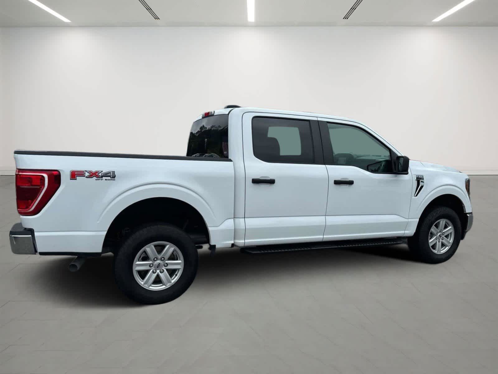 2023 Ford F-150 XLT 4WD SuperCrew 5.5 Box 4