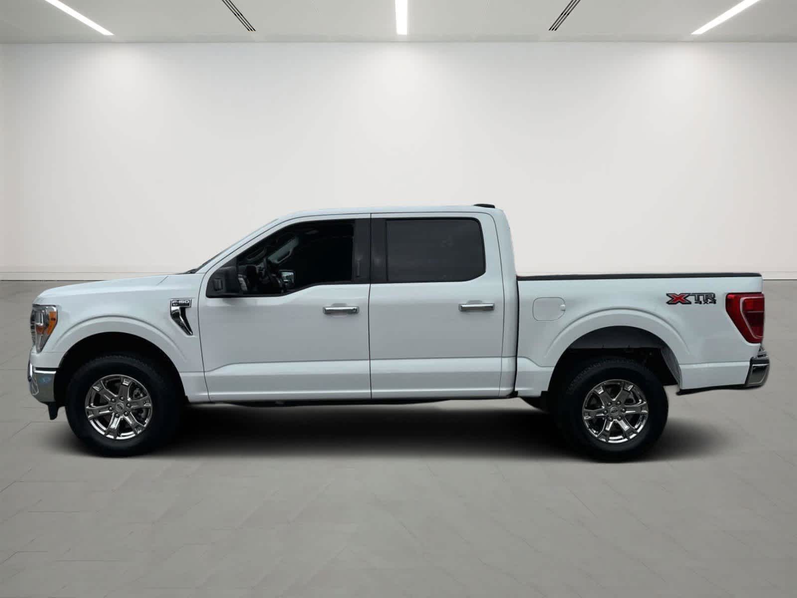 2023 Ford F-150 XLT 4WD SuperCrew 5.5 Box 2