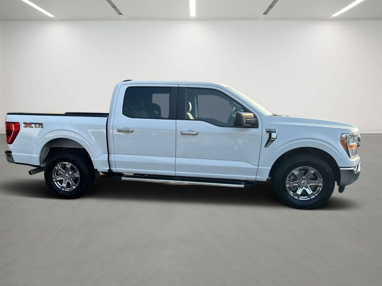 2022 Ford F-150 XLT 4WD SuperCrew 5.5 Box 5