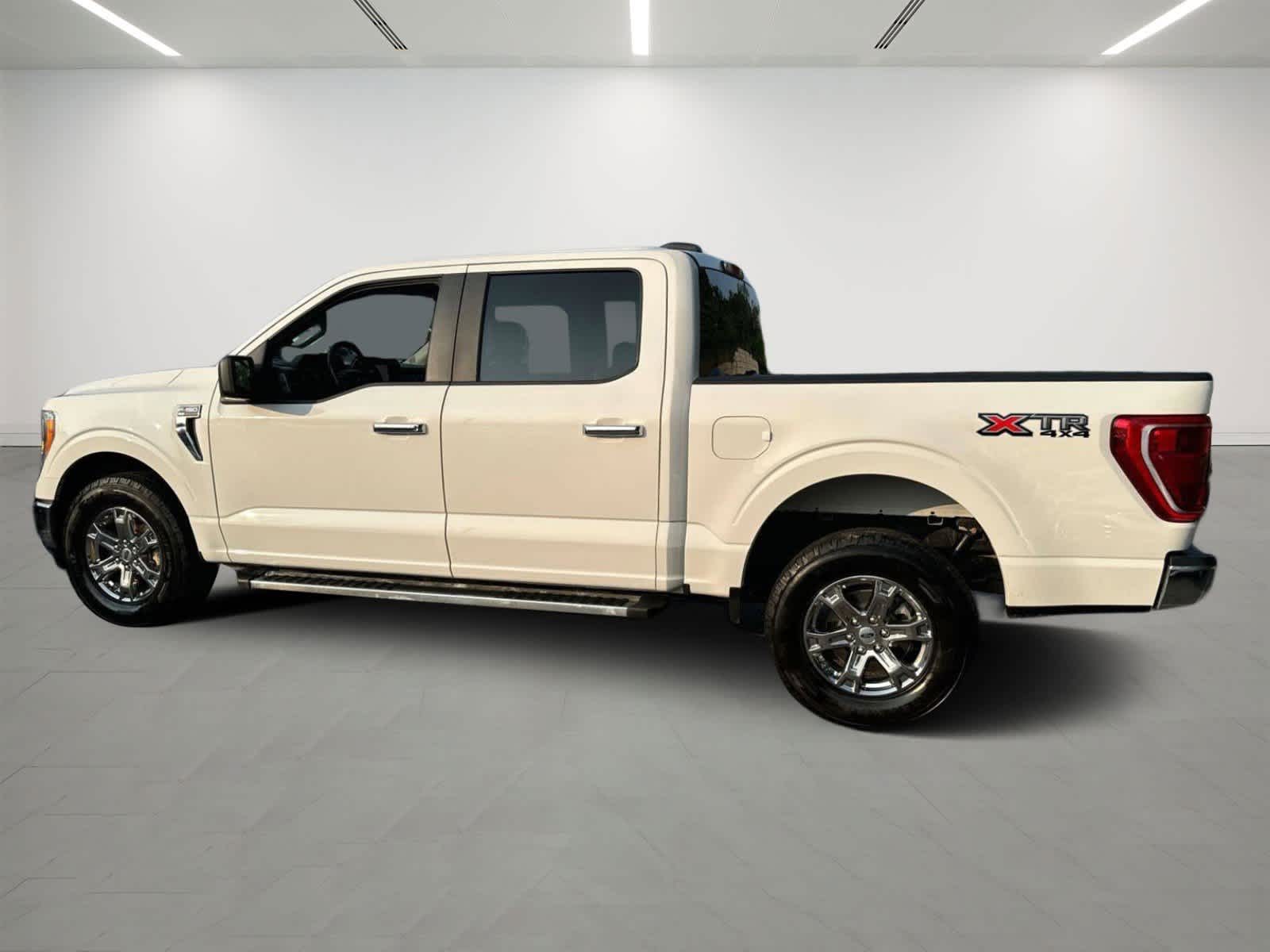 2022 Ford F-150 XLT 4WD SuperCrew 5.5 Box 3