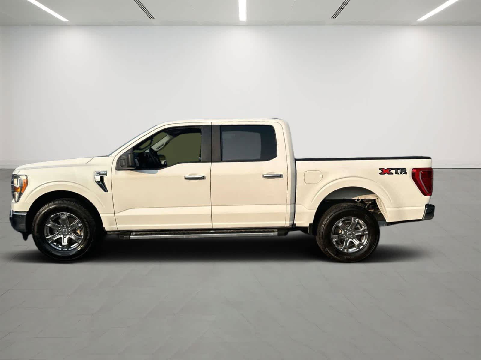 2022 Ford F-150 XLT 4WD SuperCrew 5.5 Box 2