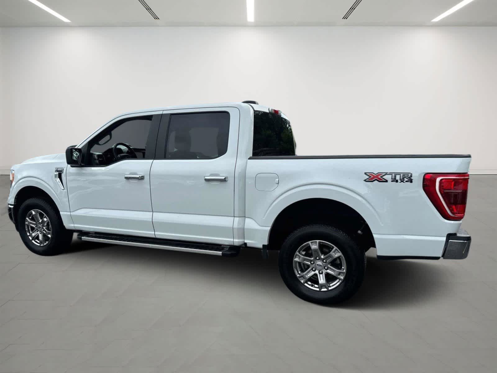 2023 Ford F-150 XLT 4WD SuperCrew 5.5 Box 3