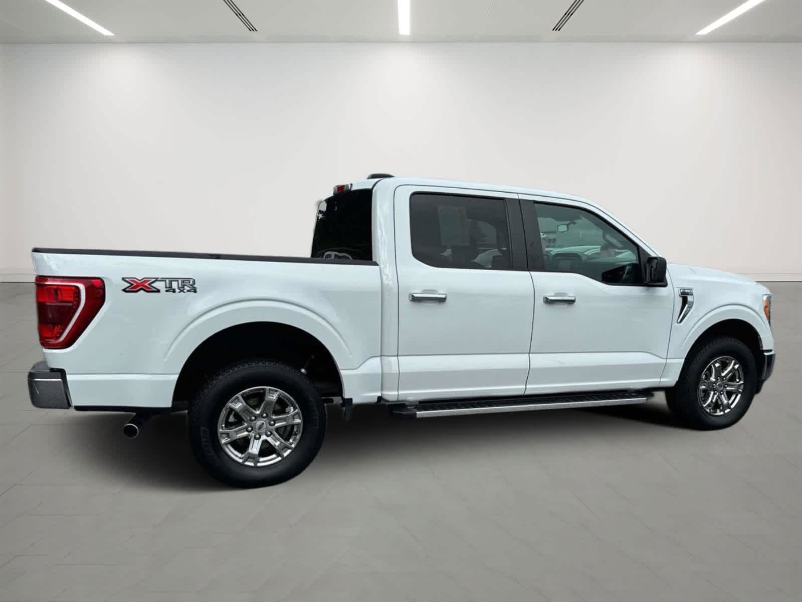 2023 Ford F-150 XLT 4WD SuperCrew 5.5 Box 4