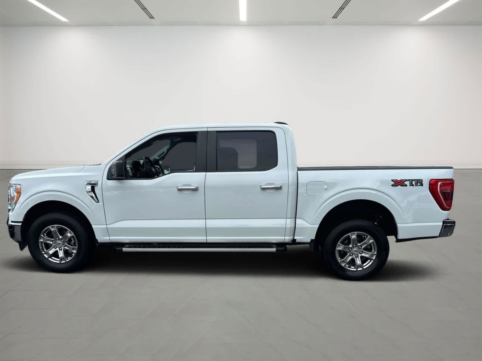 2023 Ford F-150 XLT 4WD SuperCrew 5.5 Box 2