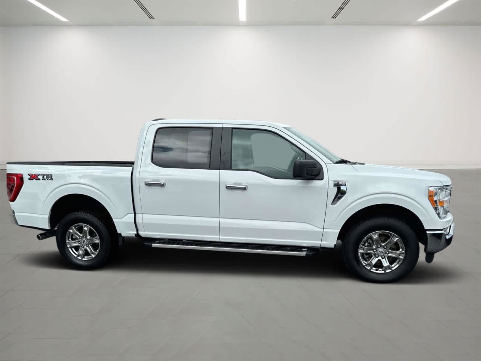 2023 Ford F-150 XLT 4WD SuperCrew 5.5 Box 5