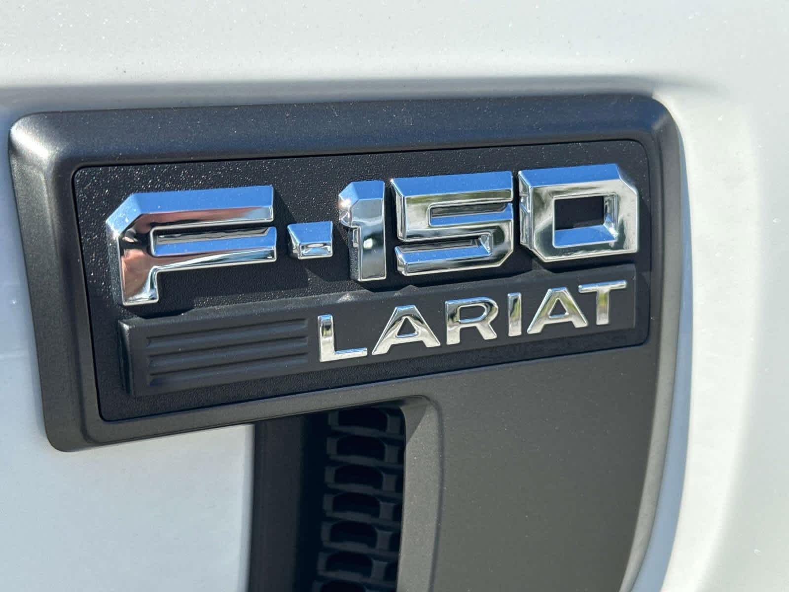 2022 Ford F-150 LARIAT 4WD SuperCrew 5.5 Box 8