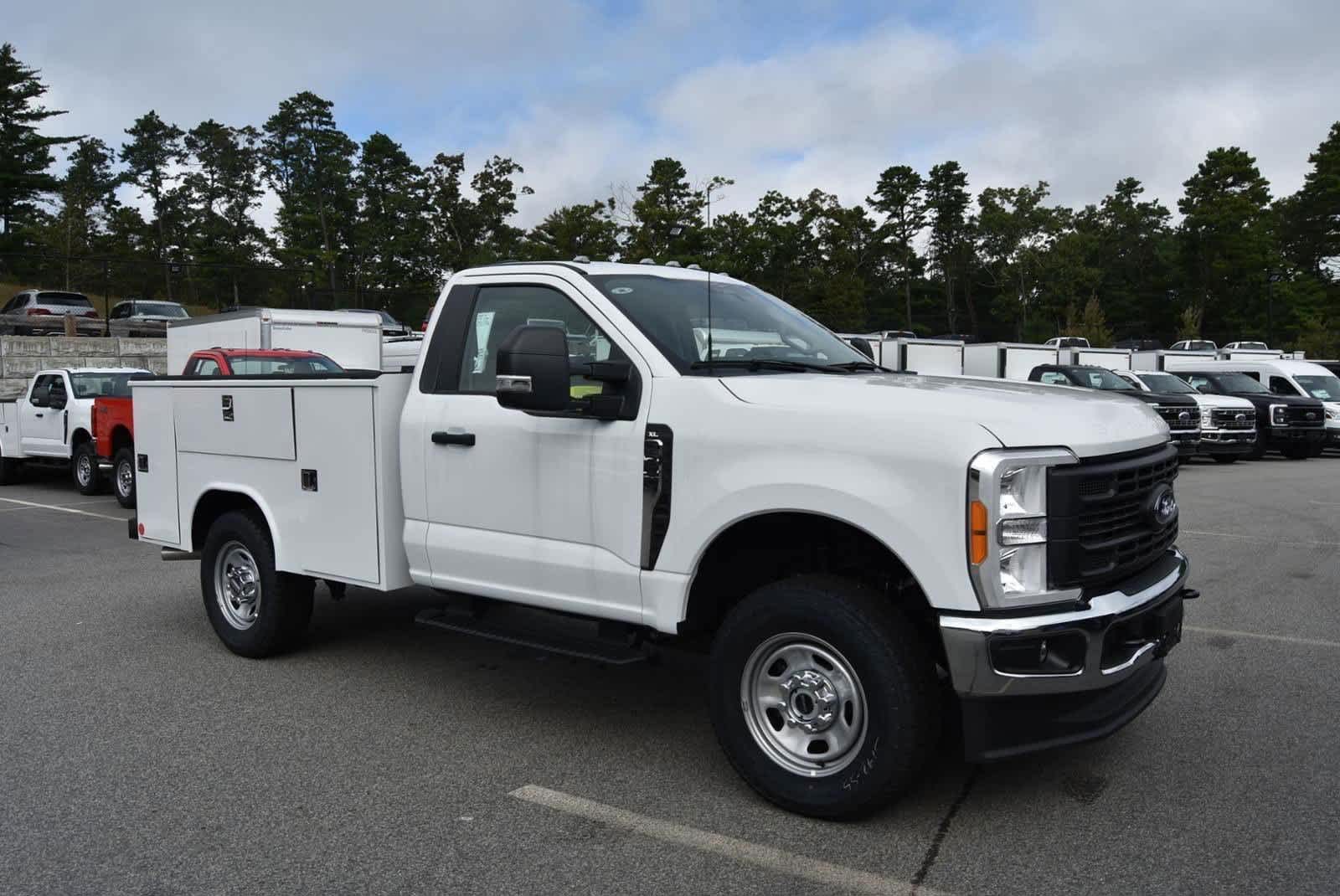 2023 Ford Super Duty F-350 SRW XL 4WD Reg Cab 8 Box 6