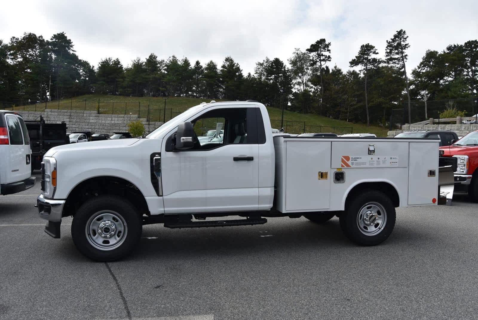 2023 Ford Super Duty F-350 SRW XL 4WD Reg Cab 8 Box 2