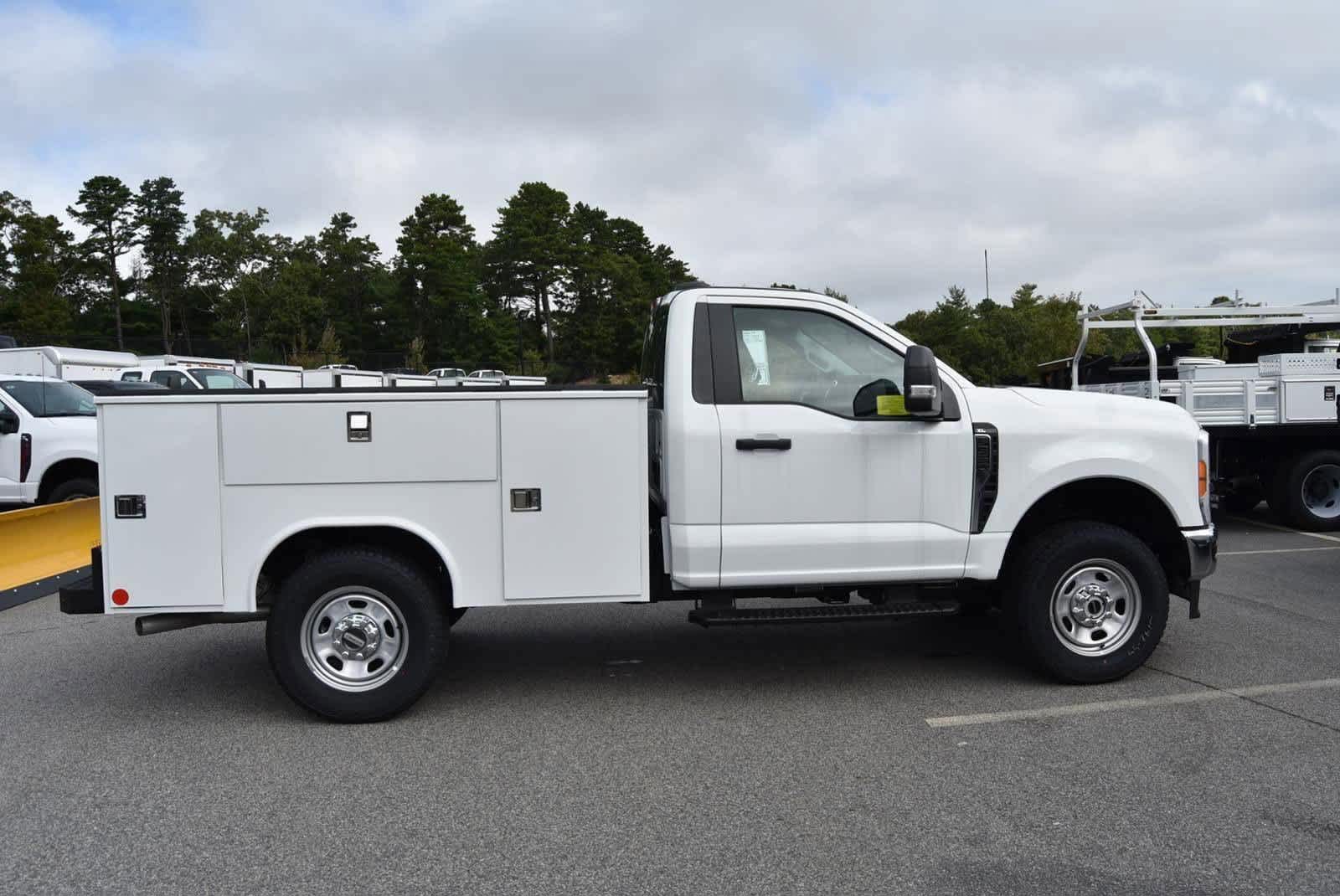 2023 Ford Super Duty F-350 SRW XL 4WD Reg Cab 8 Box 5