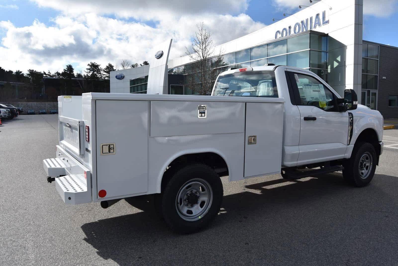 2024 Ford Super Duty F-350 SRW XL 4WD Reg Cab 8 Box 4