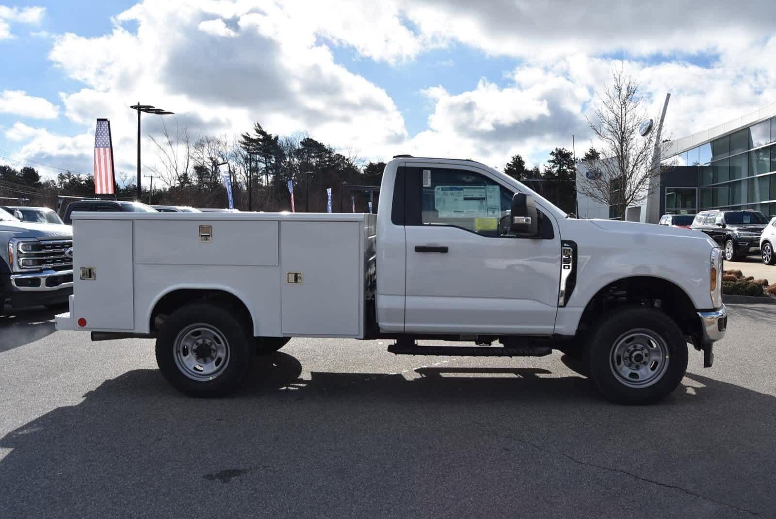 2024 Ford Super Duty F-350 SRW XL 4WD Reg Cab 8 Box 5