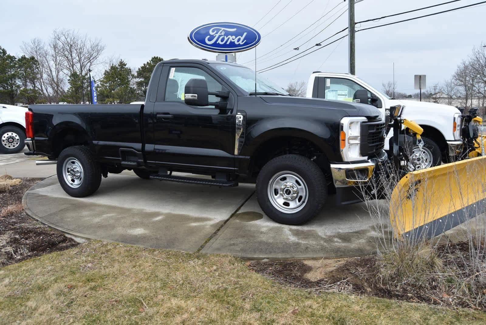 2023 Ford Super Duty F-350 SRW XL 4WD Reg Cab 8 Box 5