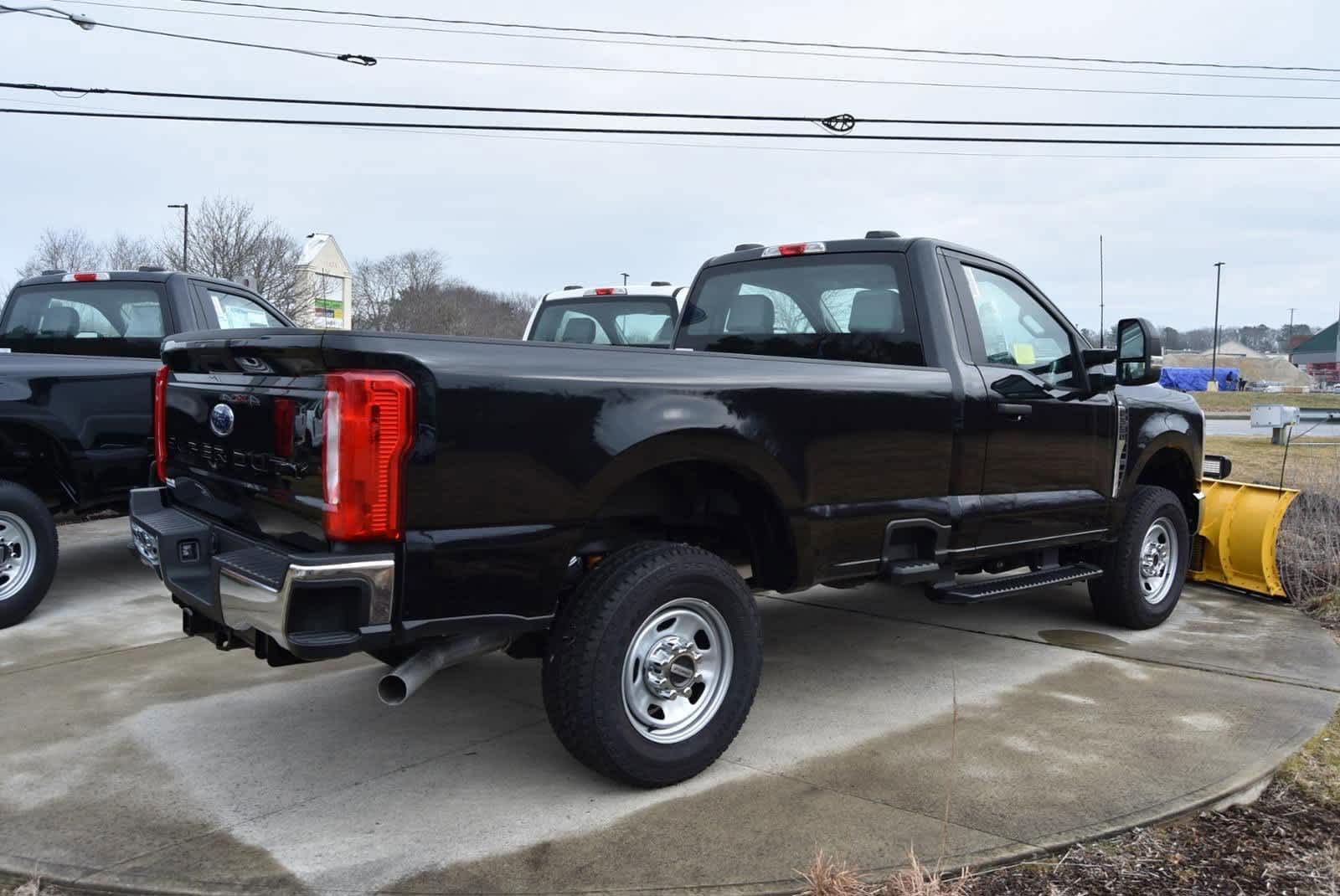 2023 Ford Super Duty F-350 SRW XL 4WD Reg Cab 8 Box 3