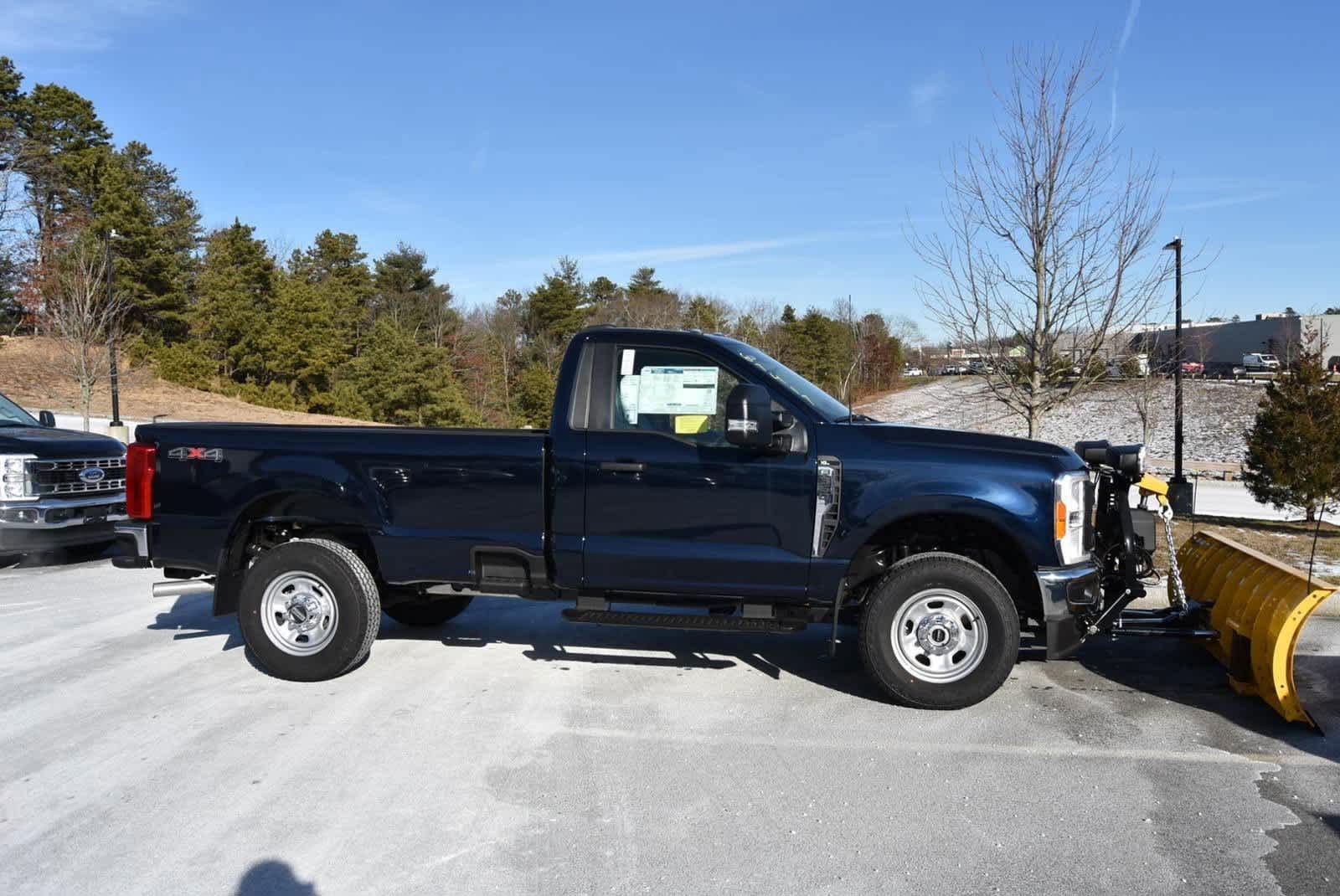 2023 Ford Super Duty F-350 SRW XL 4WD Reg Cab 8 Box 5