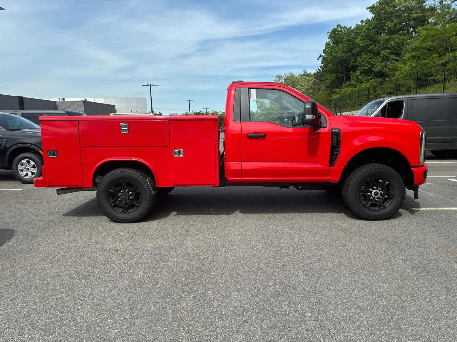 2024 Ford Super Duty F-350 SRW XL 4WD Reg Cab 8 Box 27