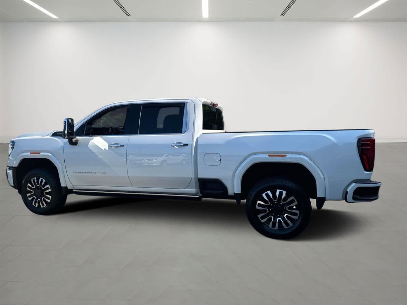 2024 GMC Sierra 2500HD Denali Ultimate 4WD Crew Cab 159 3