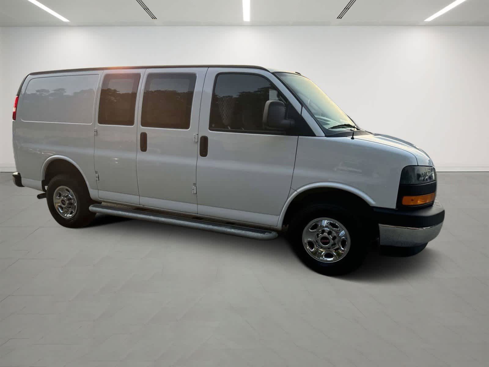 2022 GMC Savana  5