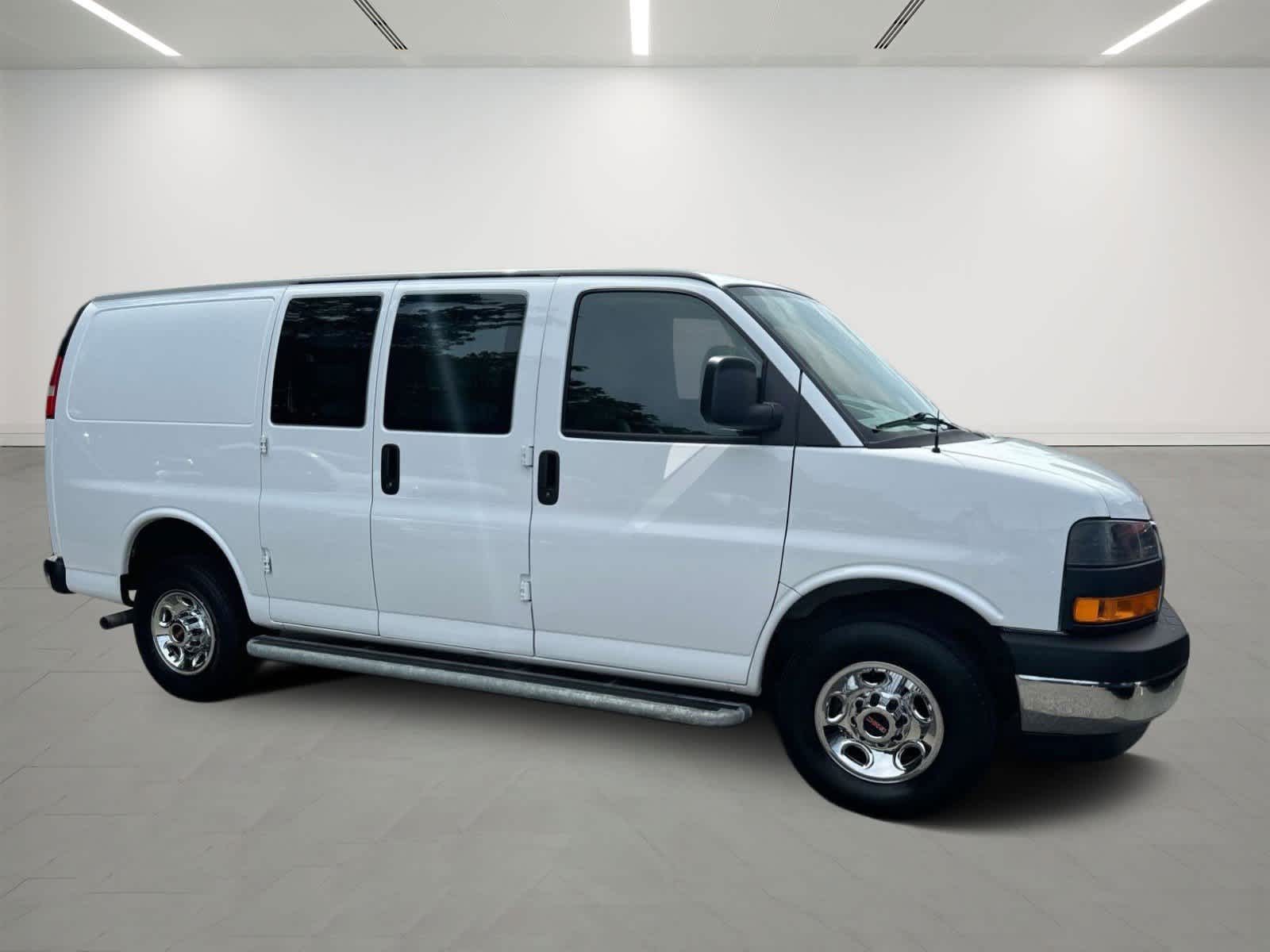 2022 GMC Savana  6