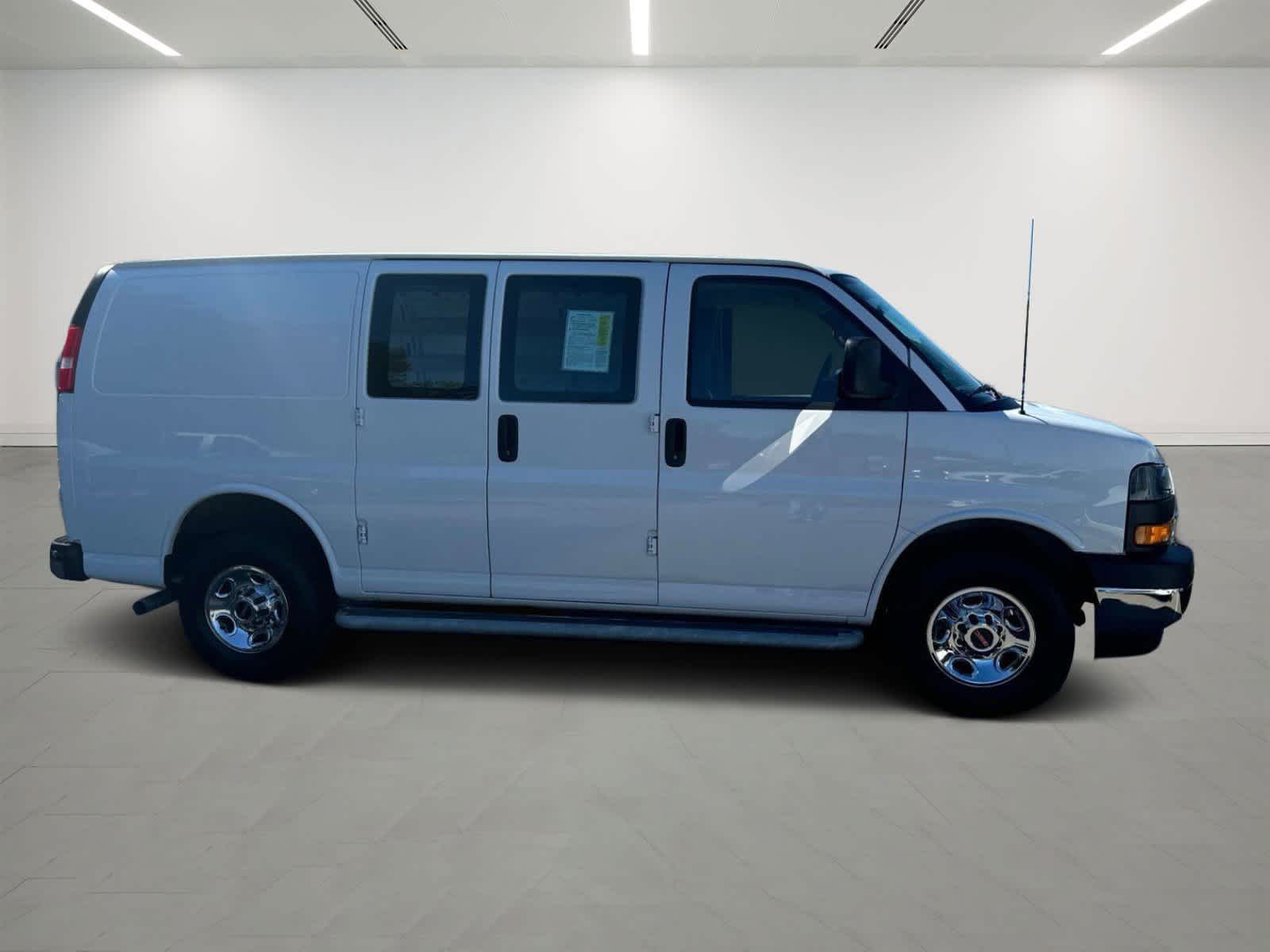 2022 GMC Savana  5