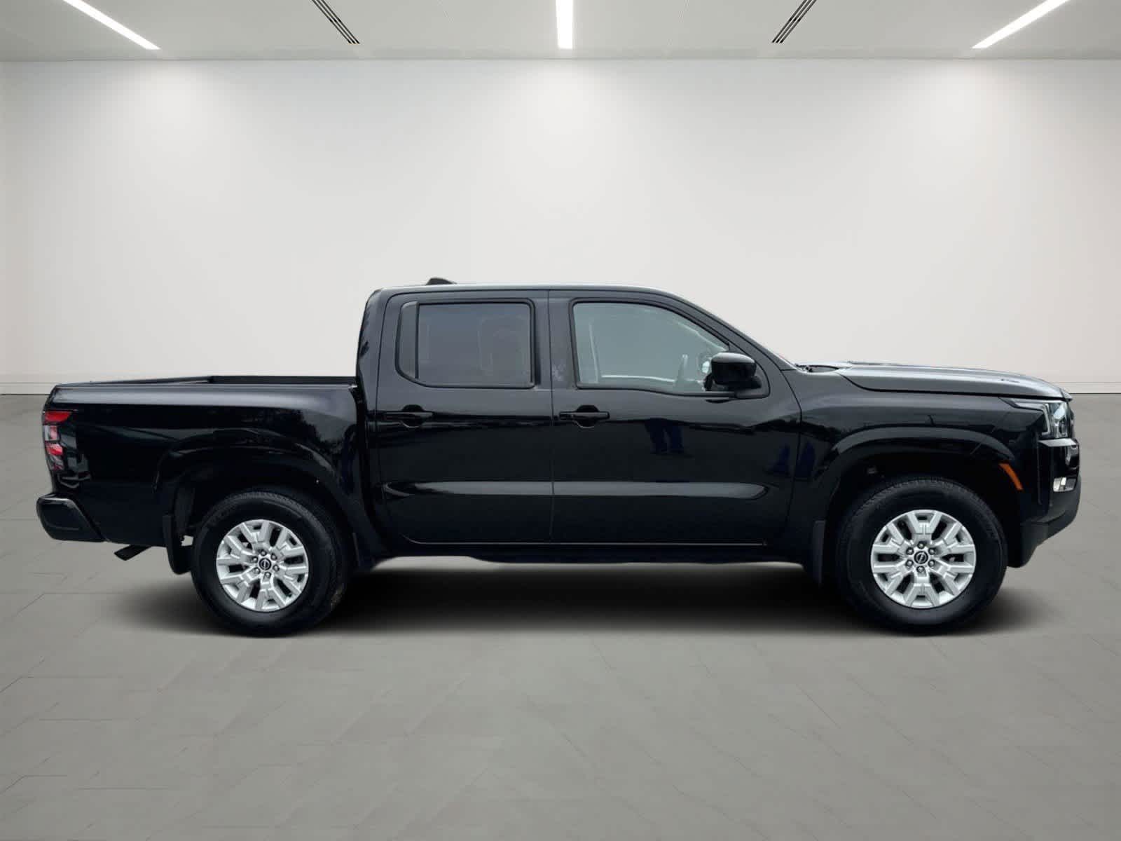 2022 Nissan Frontier SV Crew Cab 4x4 Auto 5